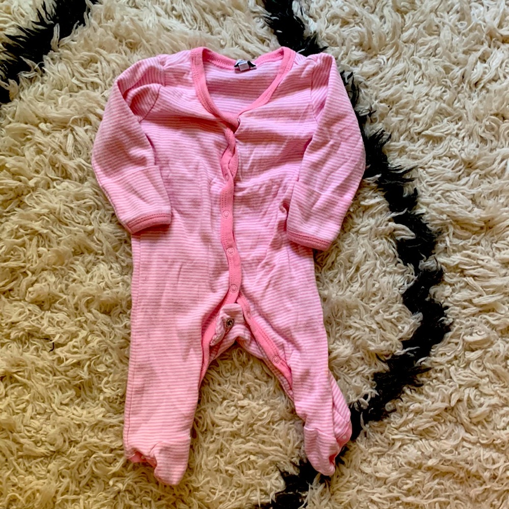 Splendid onsie button up with scratch guard for newborns size 0-3 months